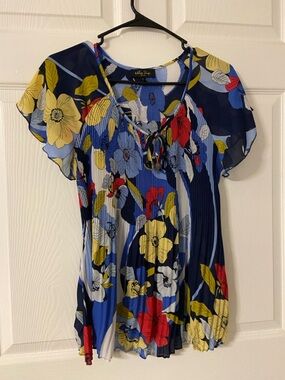 T12a- MELISSA PAIGE Blue Floral Crinkled Boho Top